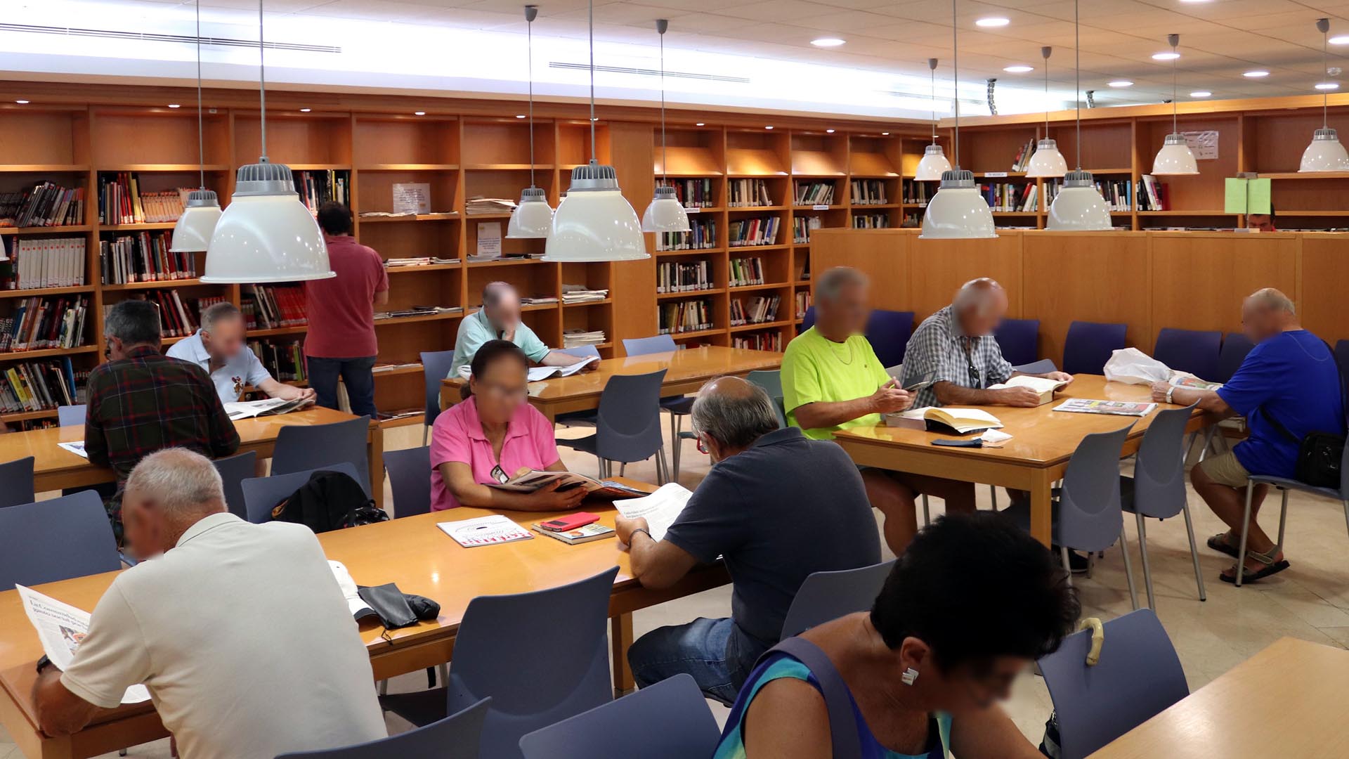 Benidorm ofrece un servicio de acompañamiento para personas mayores en la Biblioteca Municipal Benidorm ofrece un servicio de acompañamiento para personas mayores en la Biblioteca Municipal