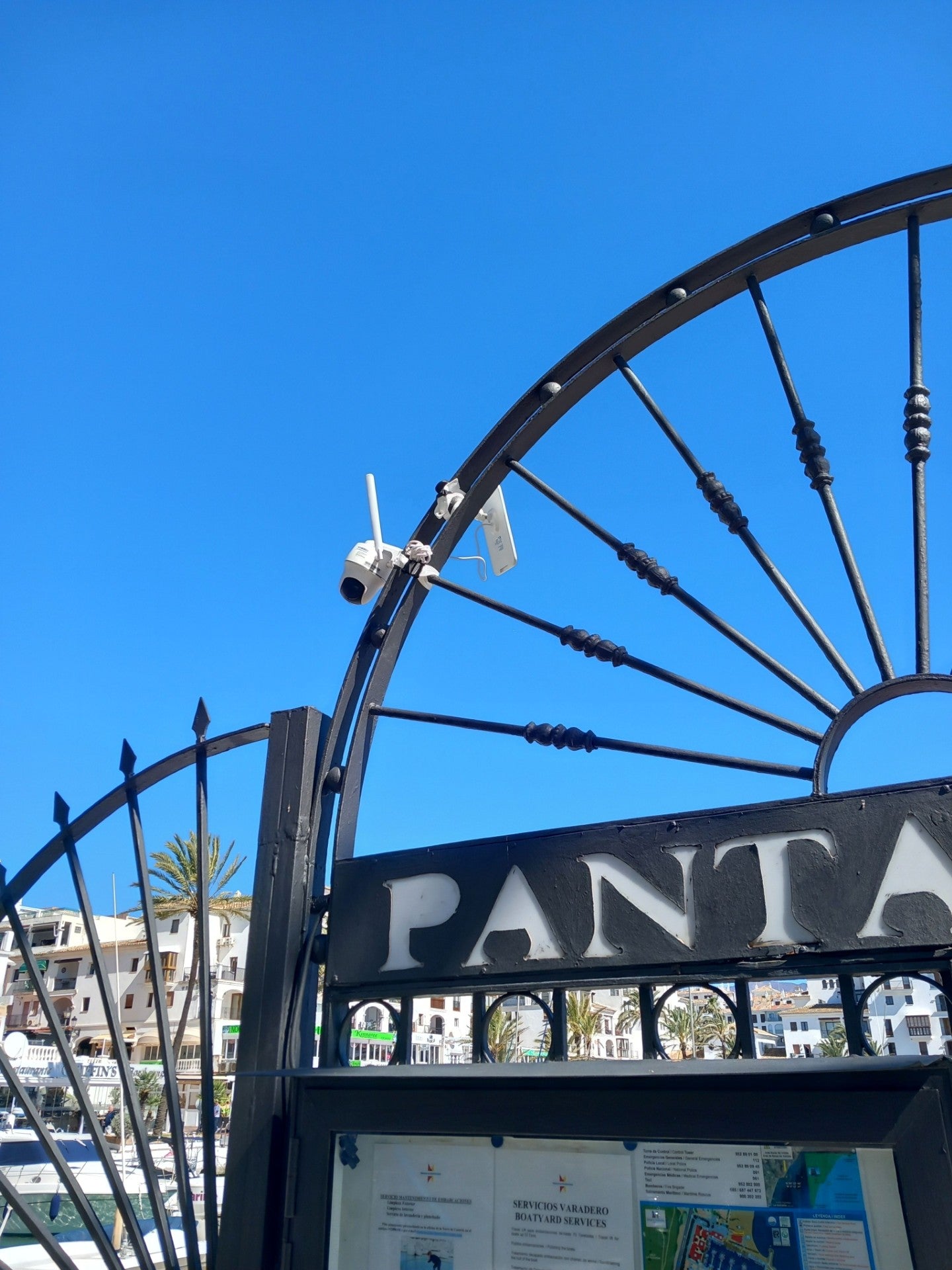 El Puerto de La Duquesa es el primero de Andalucía en implantar un pionero sistema de control de vertidos con IA El Puerto de La Duquesa es el primero de Andalucía en implantar un pionero sistema de control de vertidos con IA