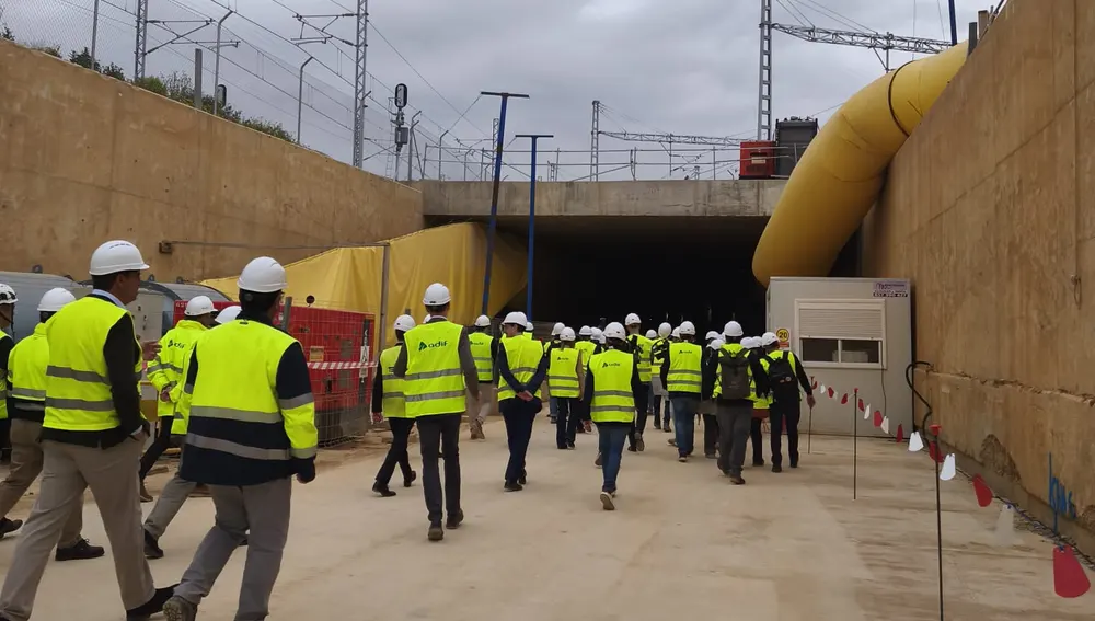 Zona de los trabajos del canal de acceso. Zona de los trabajos del canal de acceso.