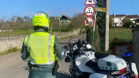 Termina el encierro de un vecino atrincherado en Grado Termina el encierro de un vecino atrincherado en Grado