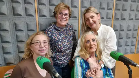 A cita quincenal co colectivo pontevedrés “De Vella a Bella” trae hoxe á nosa radio +60 á Asociación Cultural A Xuntanza de Fornelos de Montes. Máis de tres décadas de “Xuntanza” entre mulleres en Fornelos de Montes