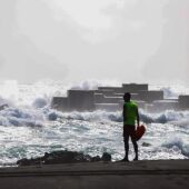 Un temporal de viento y oleaje en La Palma 