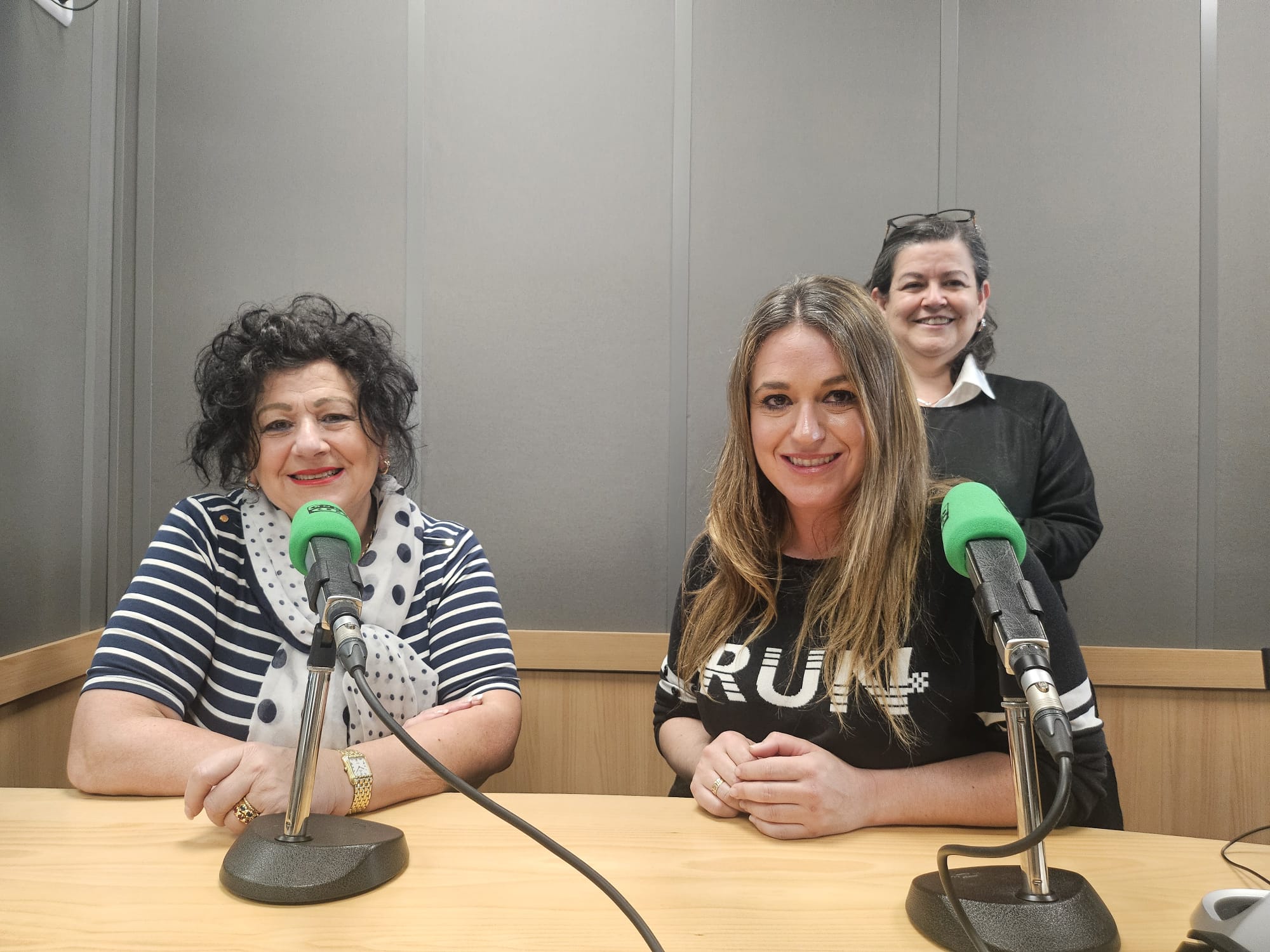 Tertulia con la Asociación Mujeres de Empresa Tertulia con la Asociación Mujeres de Empresa