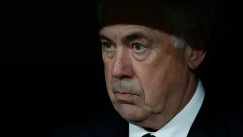 Ancelotti: "No me he visto fuera, porque en el Bernabéu todo puede pasar" Ancelotti: "No me he visto fuera, porque en el Bernabéu todo puede pasar"