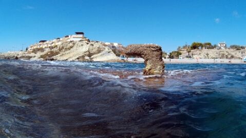 Comprom&iacute;s promueve en Villajoyosa una recogida de firmas contra el proyecto que un fondo de inversi&oacute;n tiene previsto construir en la playa Varadero