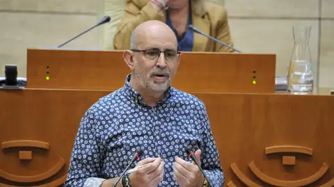 Unidas por Extremadura lamenta que la región baje el paro a un "ritmo 5 veces inferior" que la media nacional Unidas por Extremadura lamenta que la región baje el paro a un "ritmo 5 veces inferior" que la media nacional