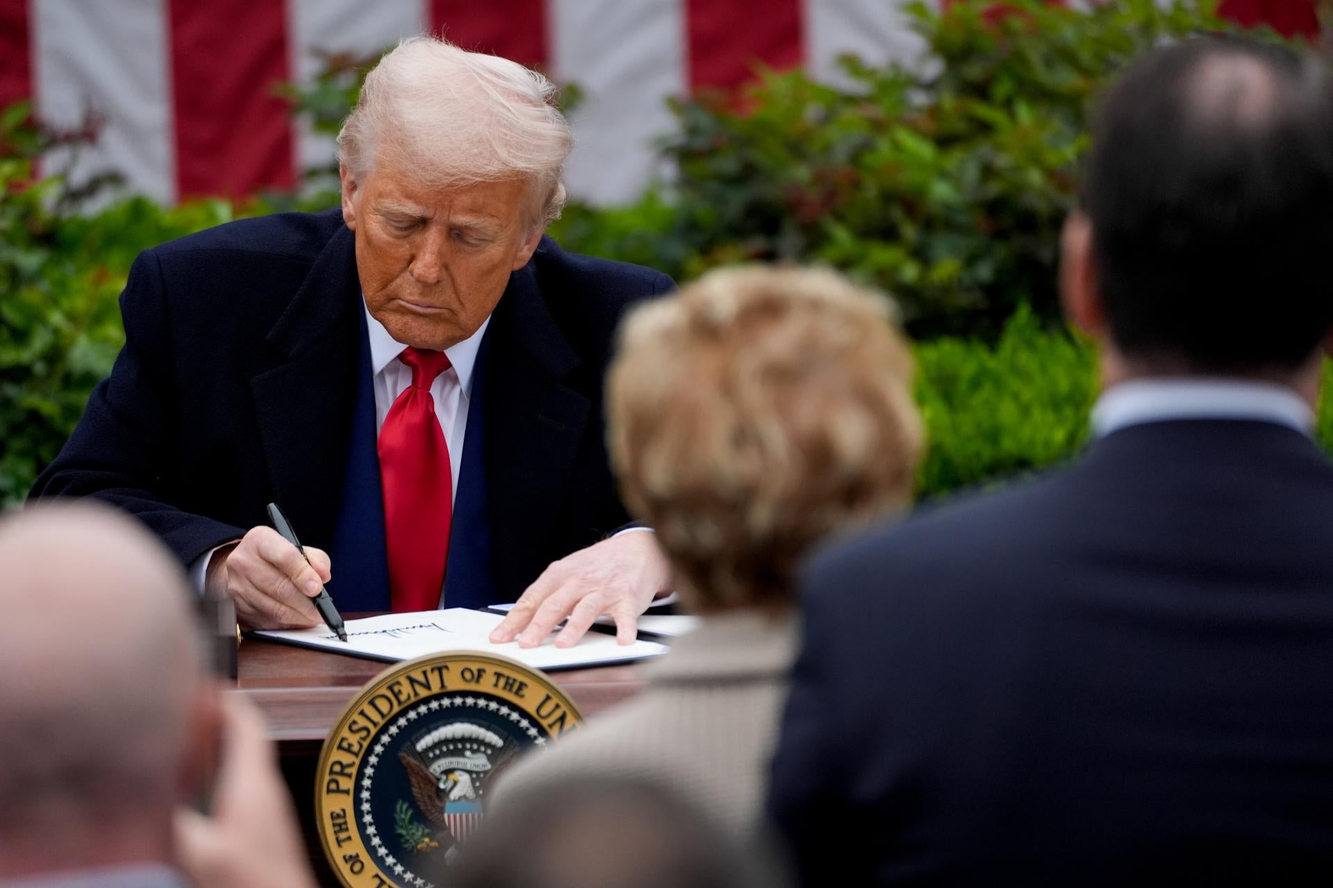 Las consecuencias de la larga lista de aranceles de Trump: "No pone fin a la incertidumbre" Las consecuencias de la larga lista de aranceles de Trump: "No pone fin a la incertidumbre"