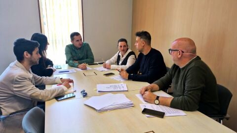 Reunión del diputado socialista en Les Corts, Mario Villar, con el grupo municipal Socialista de Benidorm Reunión del diputado socialista en Les Corts, Mario Villar, con el grupo municipal Socialista de Benidorm