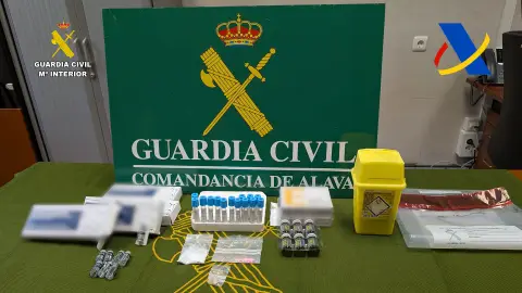 Desmantelada una clínica estética ilegal en un piso de Bilbao que realizaba tratamientos estéticos sin autorización Desmantelada una clínica estética ilegal en un piso de Bilbao que realizaba tratamientos estéticos sin autorización