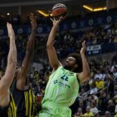 El Barça asegura el 'play-in' tras ganar a Fenerbahce