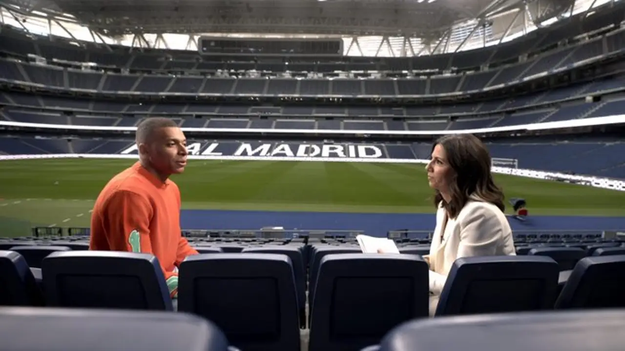 Mbappé entrevistado por Ana Pastor Mbappé entrevistado por Ana Pastor