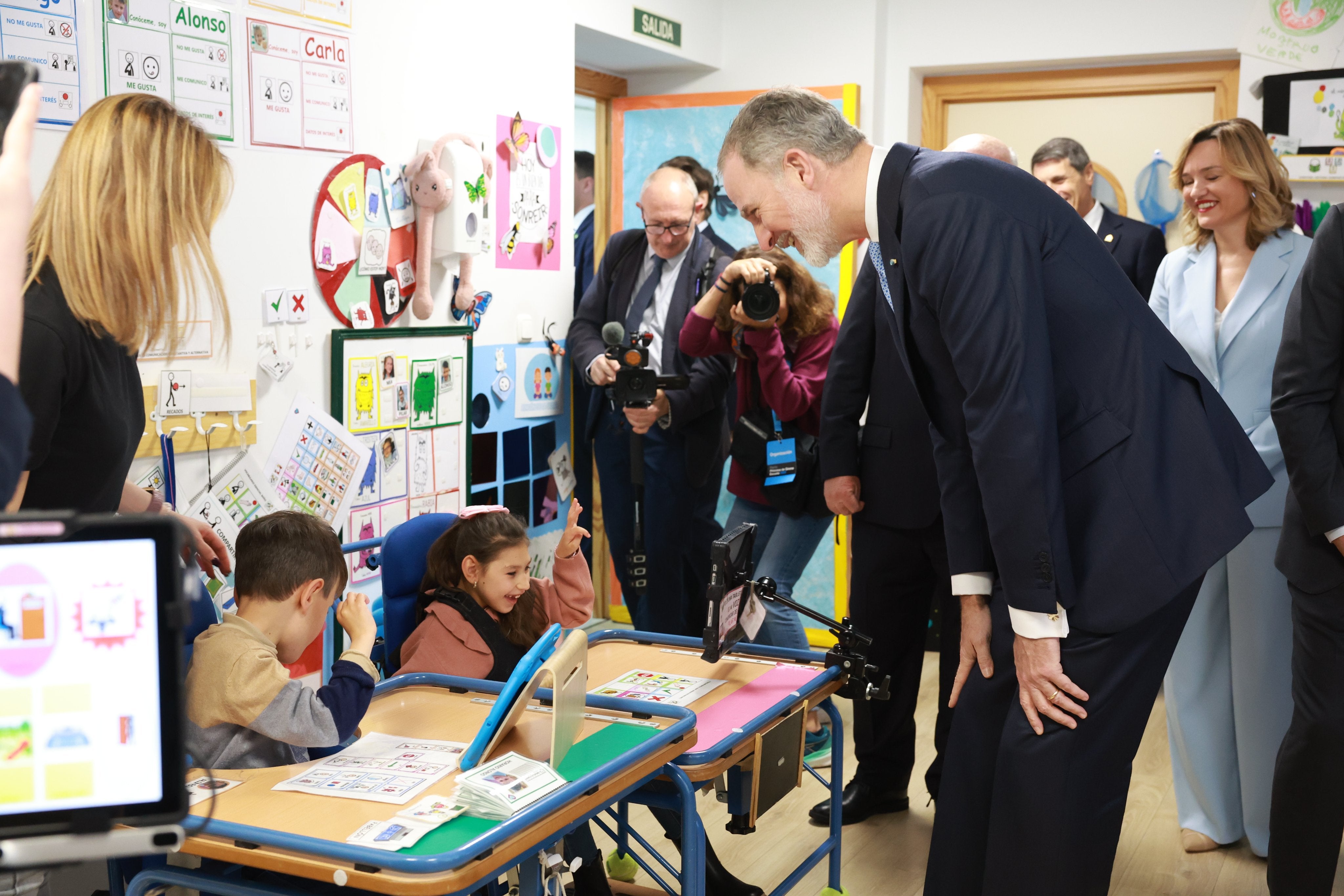 El Rey Felipe VI entrega el Premio Princesa de Girona Escuela 2023 en Granada El Rey Felipe VI entrega el Premio Princesa de Girona Escuela 2023 en Granada