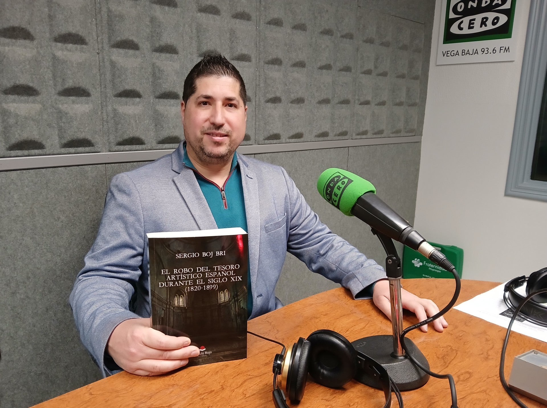 Sergio Boj presenta en Torrevieja 'El robo del tesoro artístico español durante el siglo XIX' Sergio Boj presenta en Torrevieja 'El robo del tesoro artístico español durante el siglo XIX'