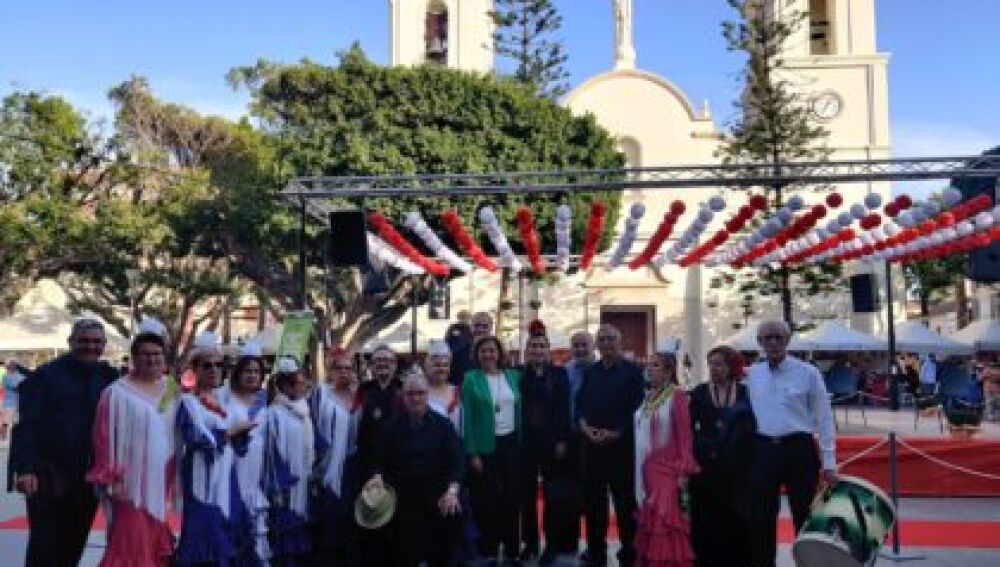 Almoradí disfruta del ambiente rociero en su Feria del Comercio este fin de semana