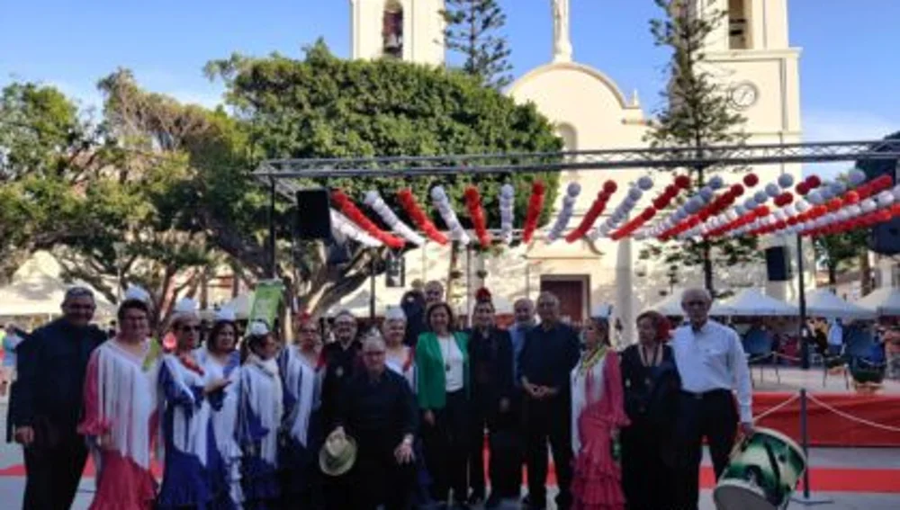 Almoradí disfruta del ambiente rociero en su Feria del Comercio este fin de semana Almoradí disfruta del ambiente rociero en su Feria del Comercio este fin de semana