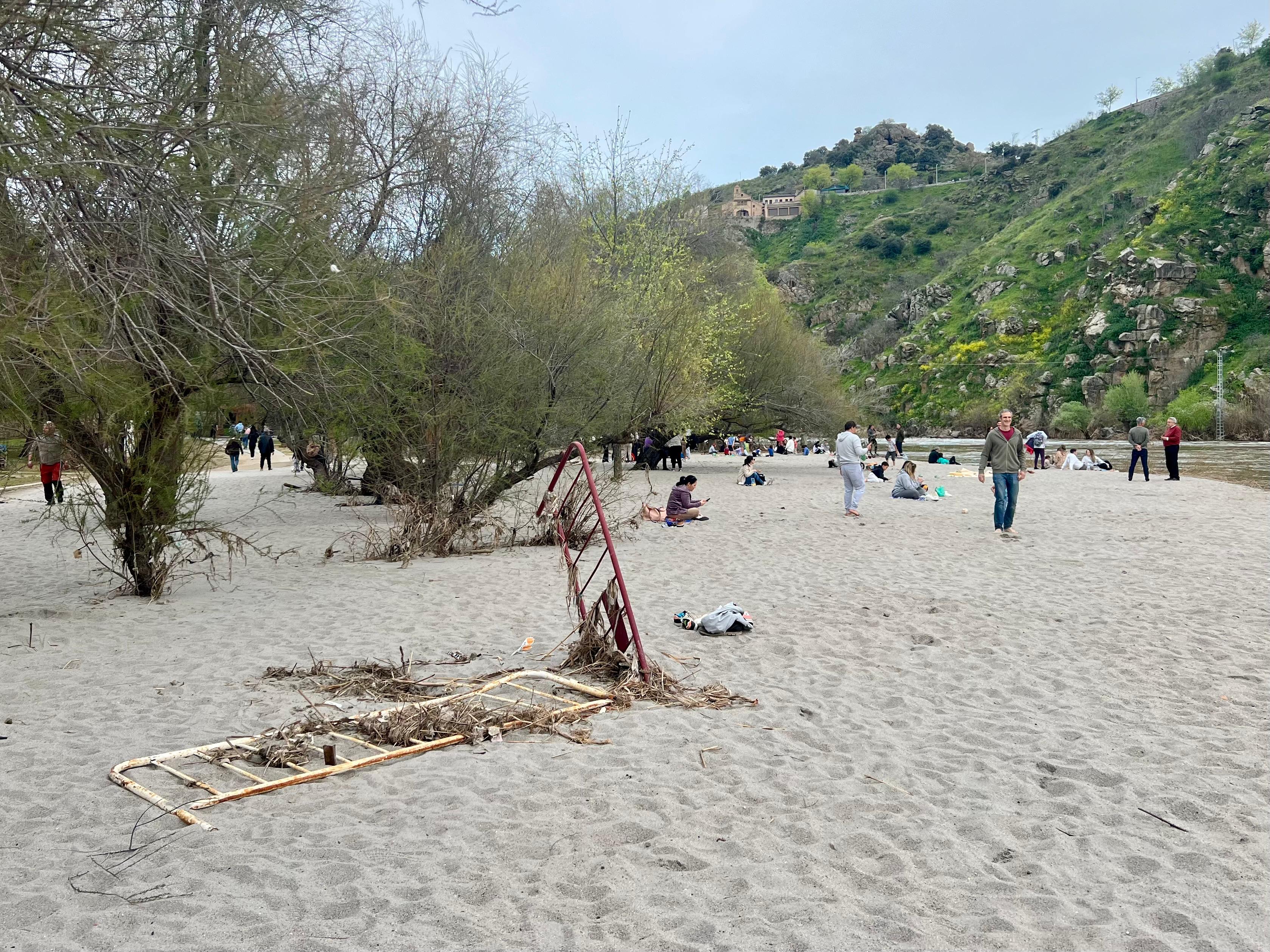 PSOE exige que se limpie la nueva playa del Tajo en Toledo PSOE exige que se limpie la nueva playa del Tajo en Toledo