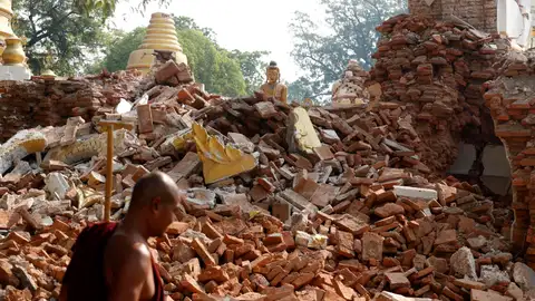 Imágenes de la destrucción en el terremoto de Birmania.