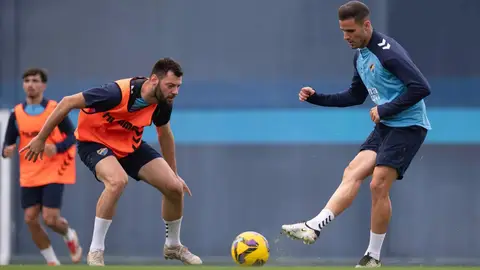 Luismi, jugador del Málaga, en un entrenamiento Luismi, jugador del Málaga, en un entrenamiento