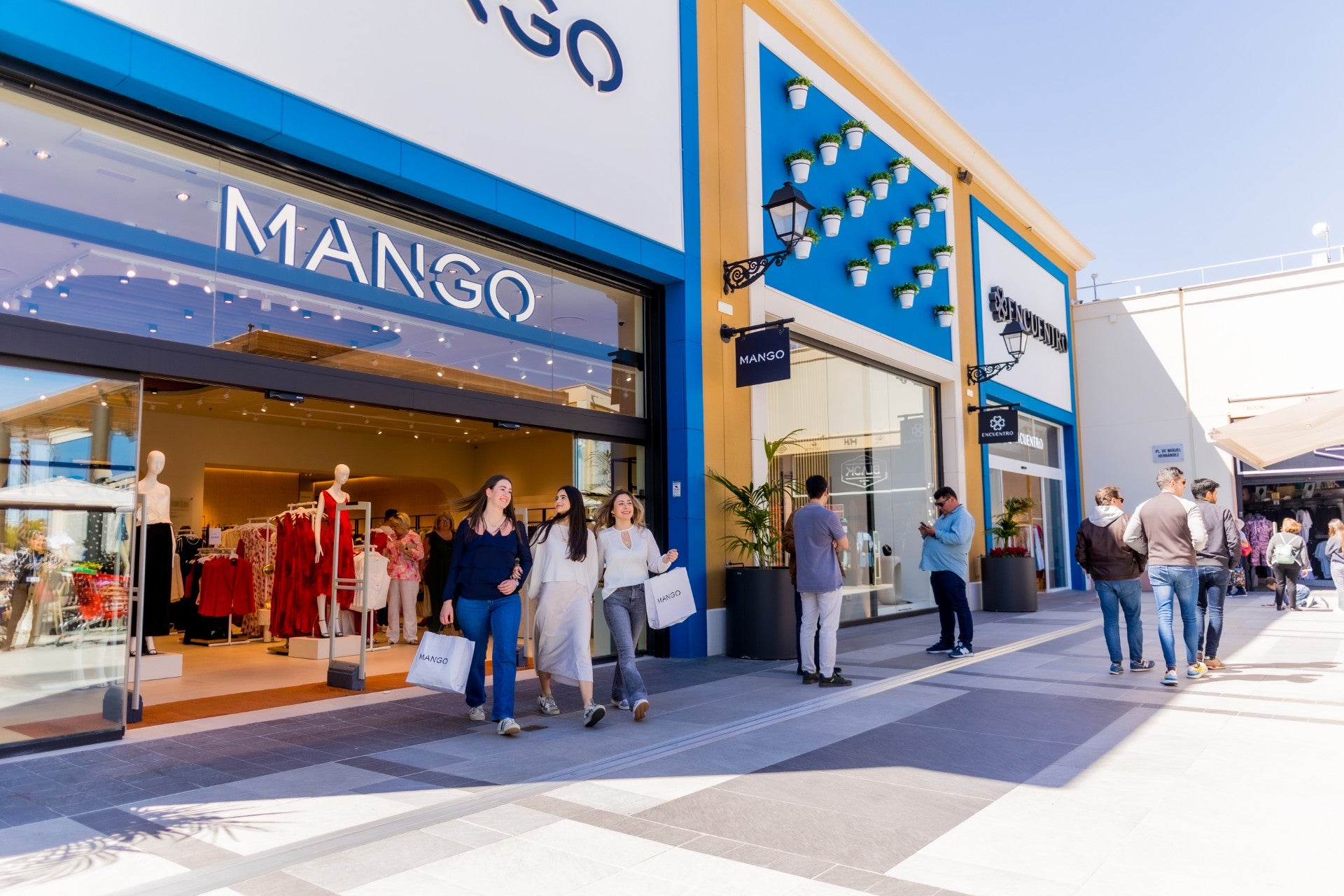 El centro comercial Zenia Boulevard renueva su oferta con nuevas aperturas y tiendas reformadas El centro comercial Zenia Boulevard renueva su oferta con nuevas aperturas y tiendas reformadas