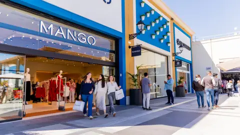 El centro comercial Zenia Boulevard renueva su oferta con nuevas aperturas y tiendas reformadas El centro comercial Zenia Boulevard renueva su oferta con nuevas aperturas y tiendas reformadas