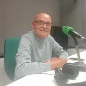 Raúl Segura en los estudios de Onda Cero Vila-real. Raúl Segura en los estudios de Onda Cero Vila-real.