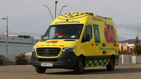 Imagen de una ambulancia de Emergencias Sanitarias 061 de Andalucía ONDA CERO ALMERIA