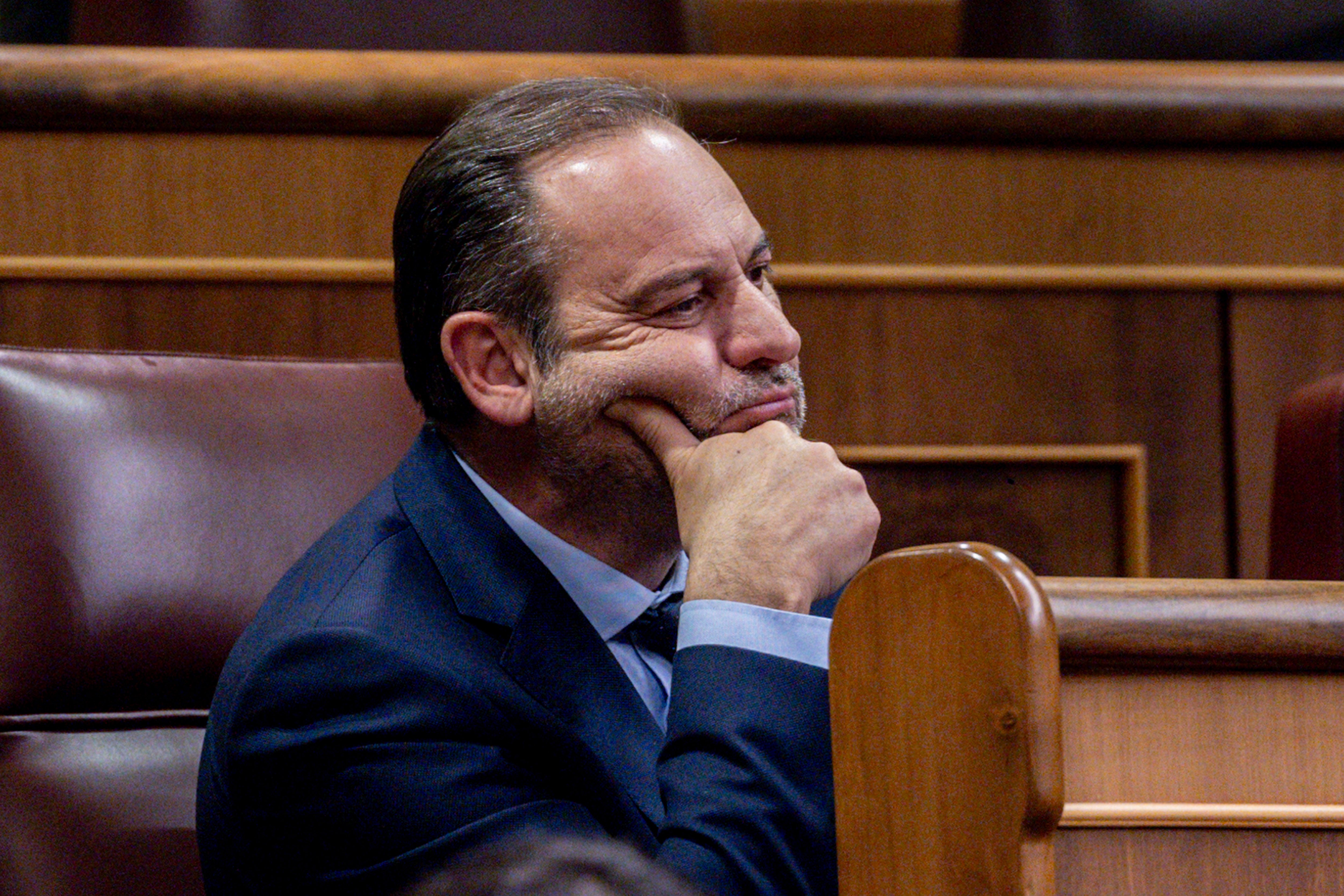 Nuevos audios revelan un supuesto plan para entorpecer la investigación de la UCO: "La prioridad es salvar al soldado Ábalos" Nuevos audios revelan un supuesto plan para entorpecer la investigación de la UCO: "La prioridad es salvar al soldado Ábalos"