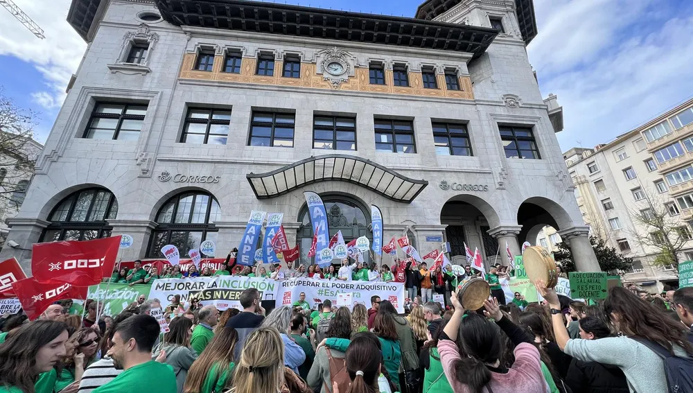 Manifestación Docentes Cantabria Adecuacion Salarial Manifestación Docentes Cantabria Adecuacion Salarial