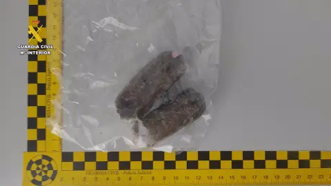 Detenida al intentar introducir en la cárcel de Cáceres 70 gramos de hachís cuando iba a visitar a un recluso Detenida al intentar introducir en la cárcel de Cáceres 70 gramos de hachís cuando iba a visitar a un recluso