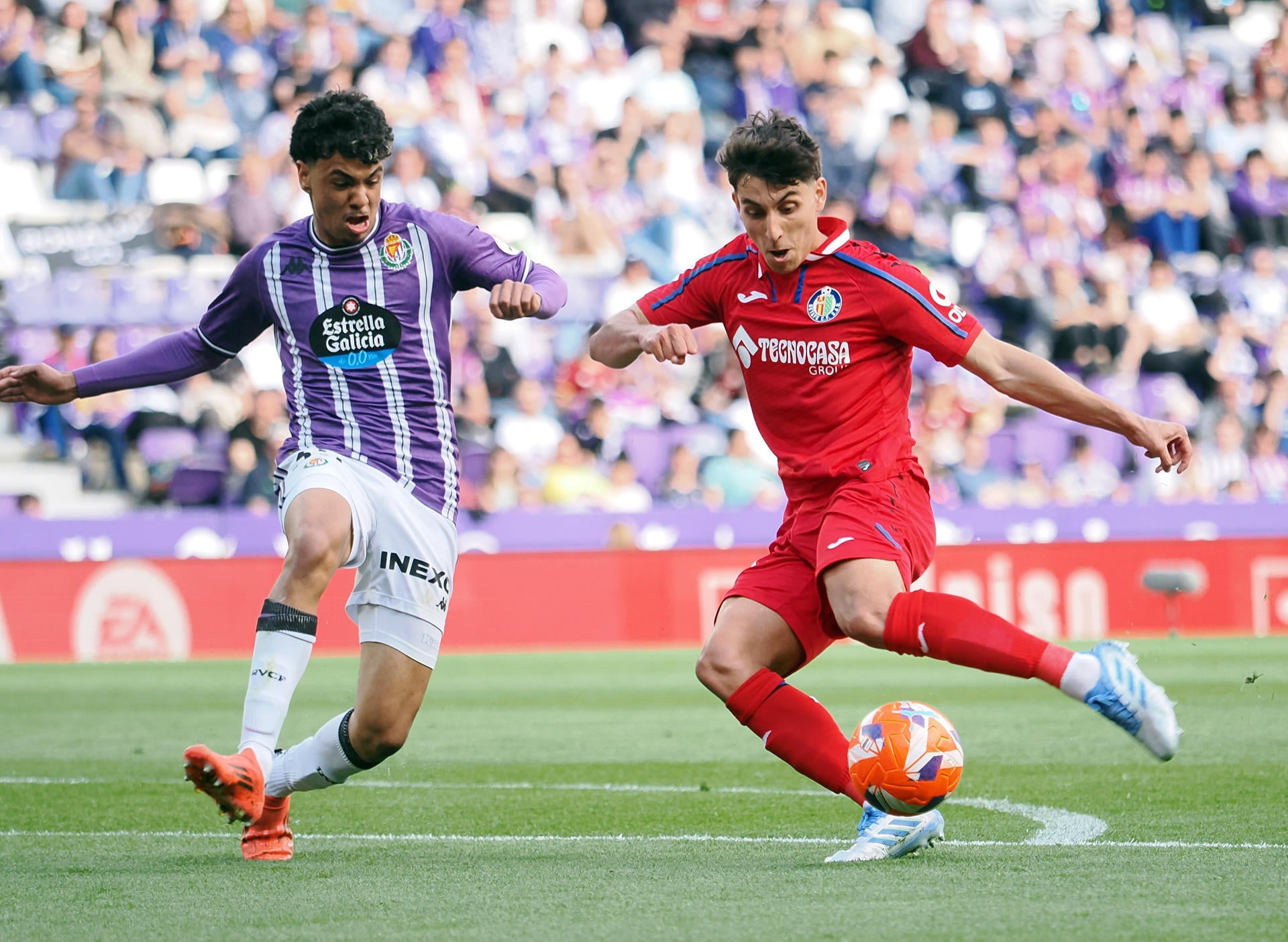 El Getafe golea a un Valladolid sentenciado El Getafe golea a un Valladolid sentenciado