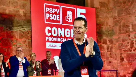 Rubén Alfaro tras ser proclamado secretario general del PSOE en la provincia de Alicante. Rubén Alfaro tras ser proclamado secretario general del PSOE en la provincia de Alicante.