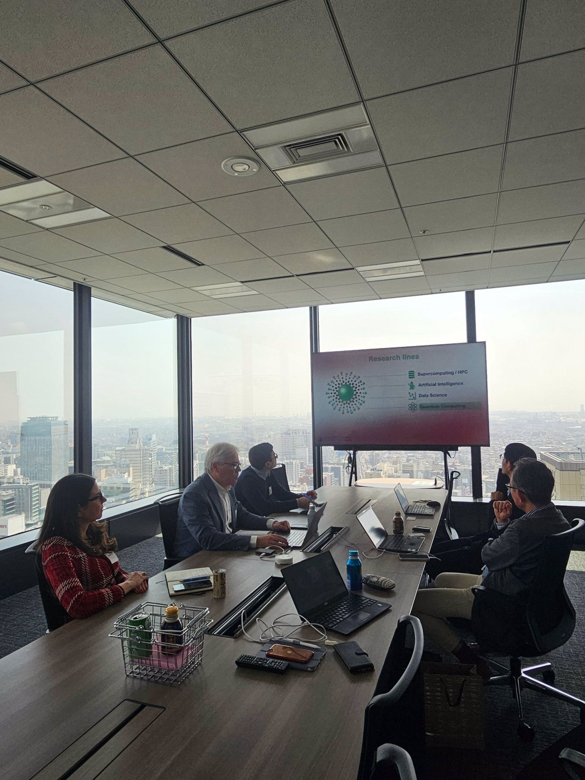 El Centro de Supercomputación de Extremadura exhibe su potencial y refuerza su proyección en una feria en Japón El Centro de Supercomputación de Extremadura exhibe su potencial y refuerza su proyección en una feria en Japón