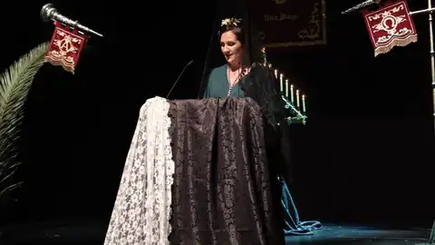 Un pregón pleno de fe, tradición y esperanza invita a los cofrades de Vélez a profundizar en la esencia y la finalidad de la Semana Santa Un pregón pleno de fe, tradición y esperanza invita a los cofrades de Vélez a profundizar en la esencia y la finalidad de la Semana Santa