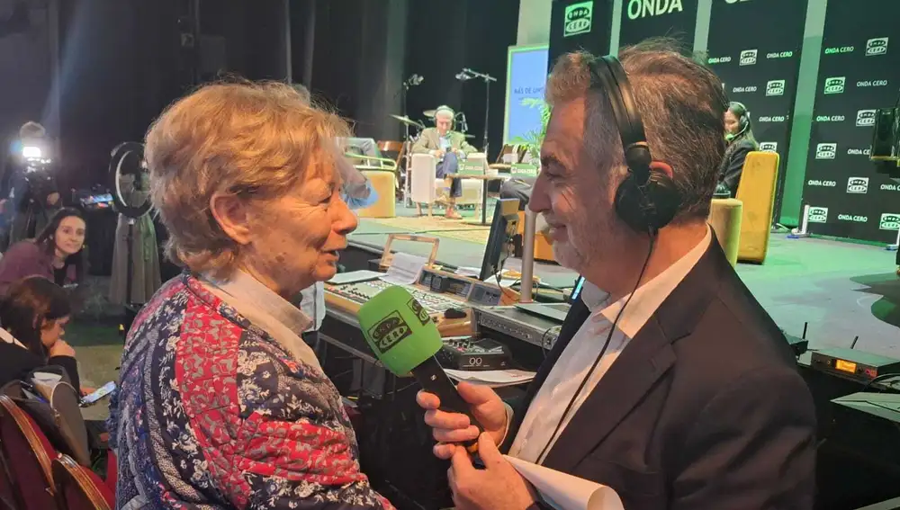 Pilar Cernuda nos se ha perdido el programa especial 10º aniversario de Más de uno/ Verónica del Castillo Pilar Cernuda nos se ha perdido el programa especial 10º aniversario de Más de uno/ Verónica del Castillo