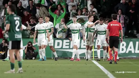 El Elche celebra el gol de Josan contra el Racing de Ferrol. El Elche celebra el gol de Josan contra el Racing de Ferrol.