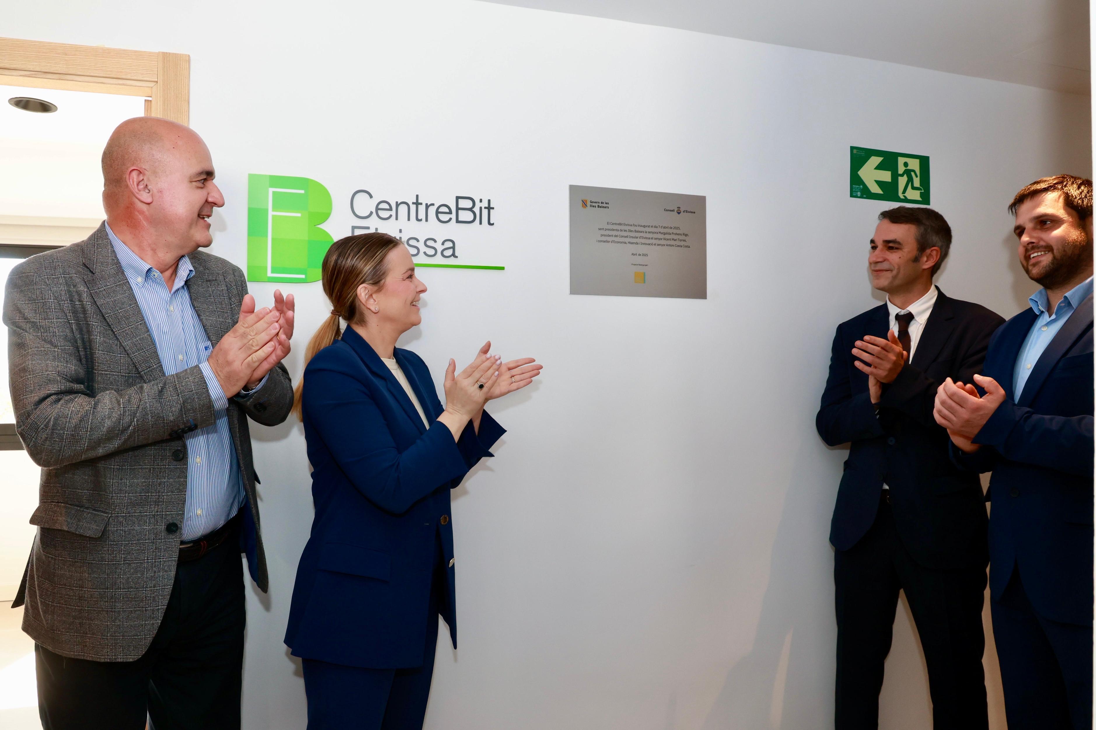 Marga Prohens: "Era de justicia impulsar la innovación en Ibiza" Marga Prohens: "Era de justicia impulsar la innovación en Ibiza"