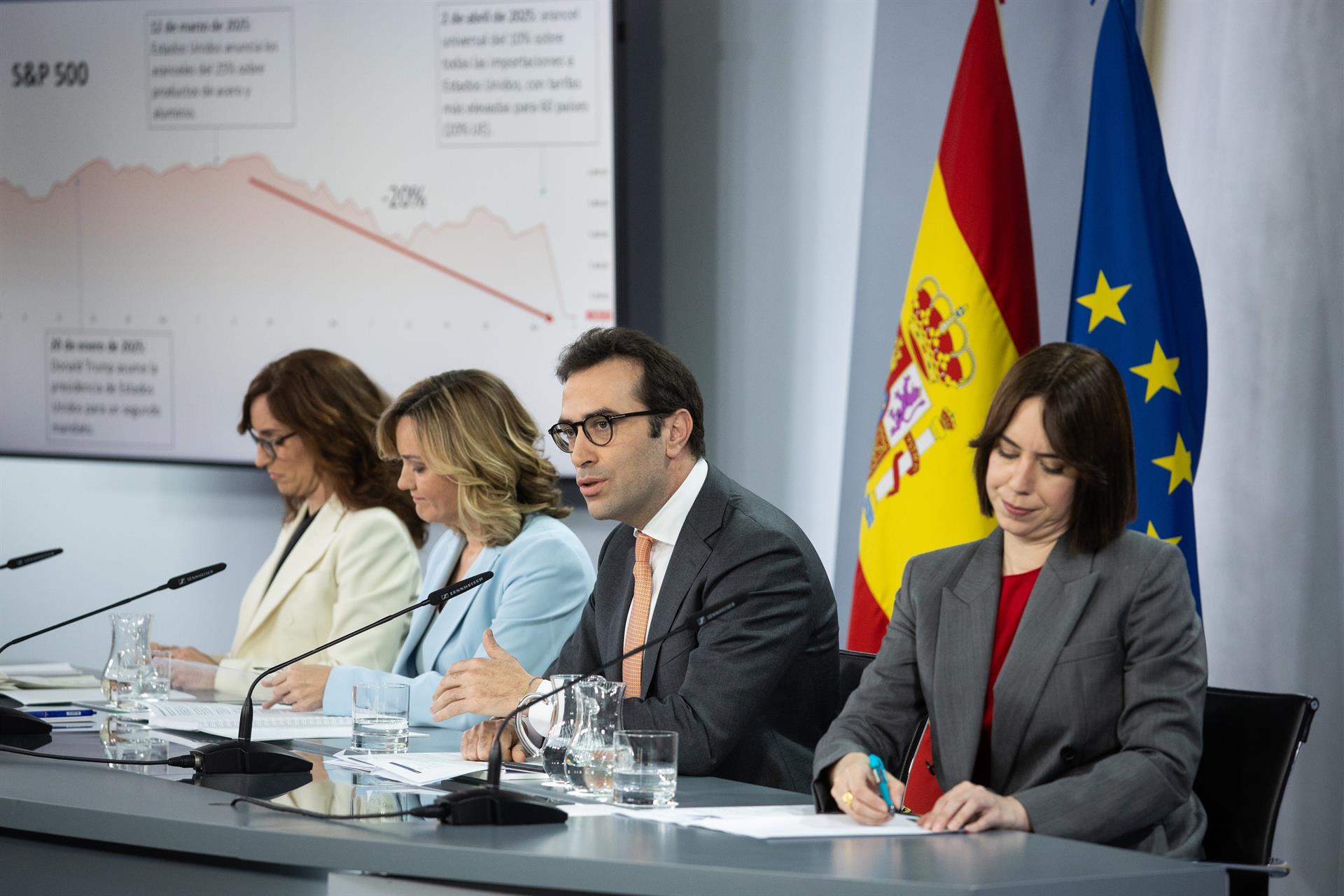 El Gobierno activa los primeros 7.720 millones del plan de respuesta a los aranceles de Trump El Gobierno activa los primeros 7.720 millones del plan de respuesta a los aranceles de Trump