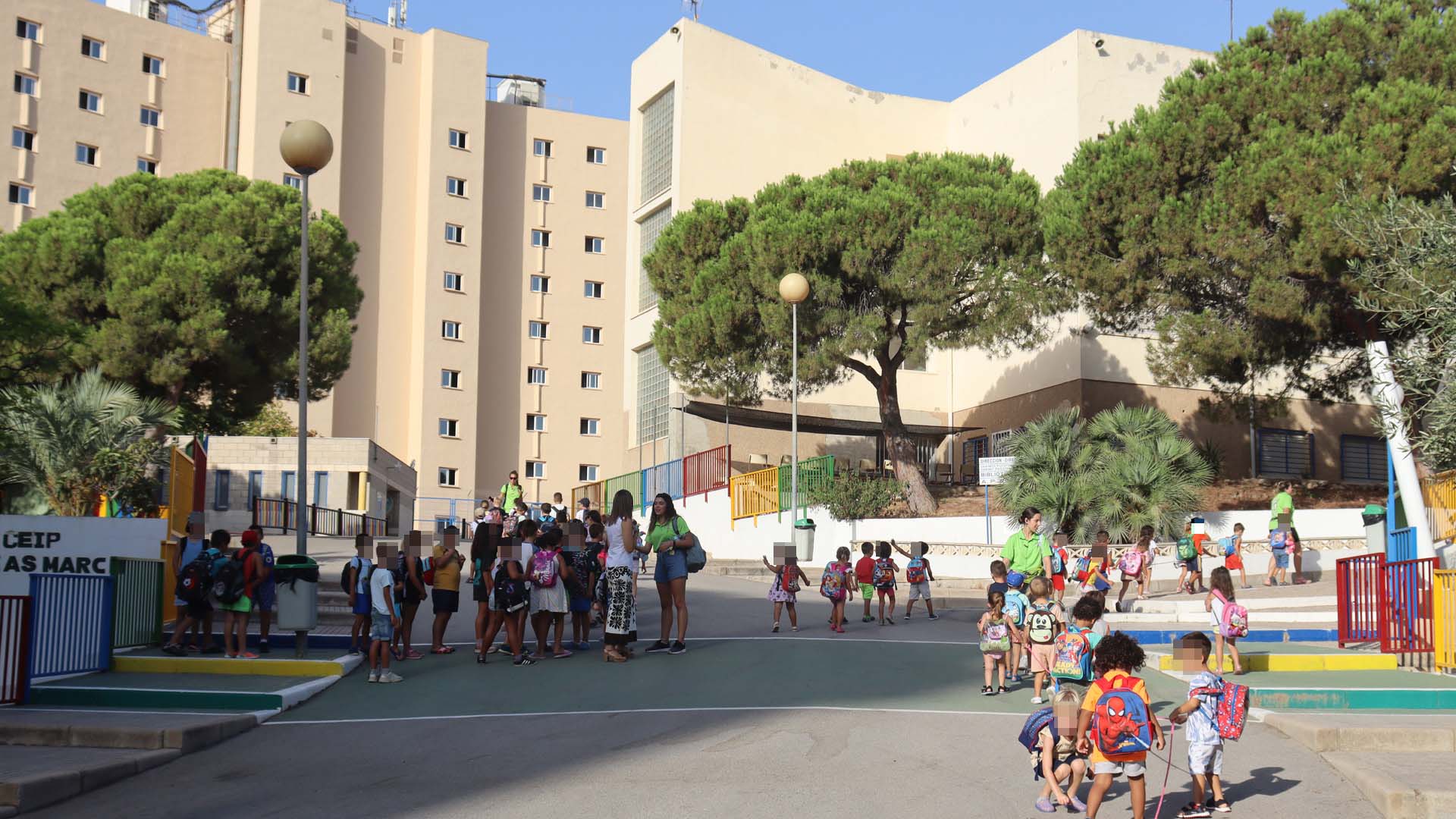 Benidorm licita la redacción del proyecto y la dirección de las obras de reforma del colegio Ausiàs March Benidorm licita la redacción del proyecto y la dirección de las obras de reforma del colegio Ausiàs March