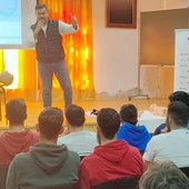 El programa Vithas Aula Salud Colegios forma en RCP a profesores del Colegio San Juan de Dios y entrenadores del CD La Goleta El programa Vithas Aula Salud Colegios forma en RCP a profesores del Colegio San Juan de Dios y entrenadores del CD La Goleta
