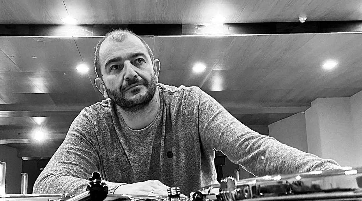 Pedro Salinas gana por segunda vez el prestigioso Concurso Internacional de Composición de Corciano (Italia) Pedro Salinas gana por segunda vez el prestigioso Concurso Internacional de Composición de Corciano (Italia)