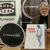 Alfredo Conde en la librería Cronopios de Pontevedra Alfredo Conde en la librería Cronopios de Pontevedra