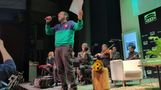 Zapata interpreta Facciamo finta che