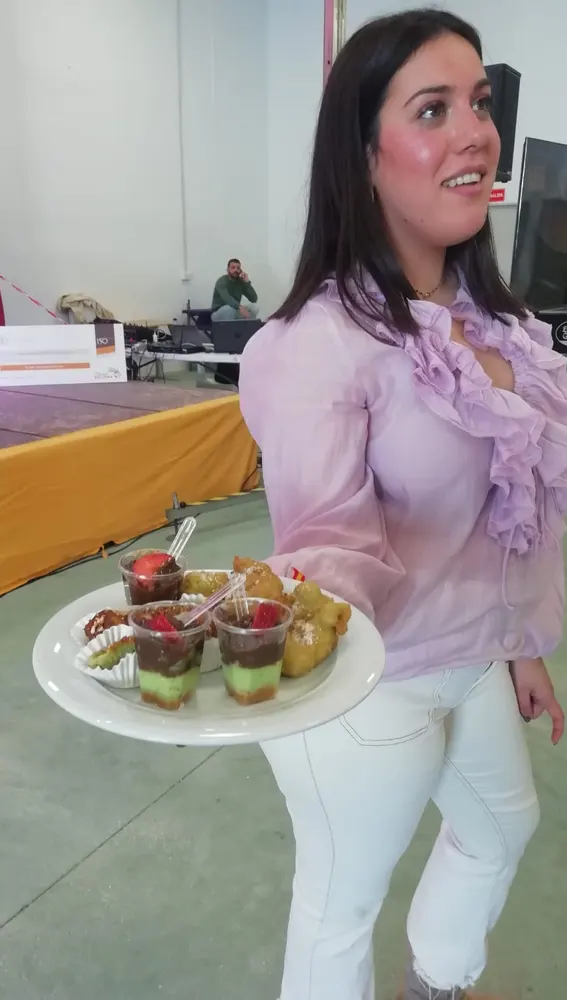 La edil de comunicación de Sollana, Ana San Sebastián, con algunas propuestas de aguacate La edil de comunicación de Sollana, Ana San Sebastián, con algunas propuestas de aguacate
