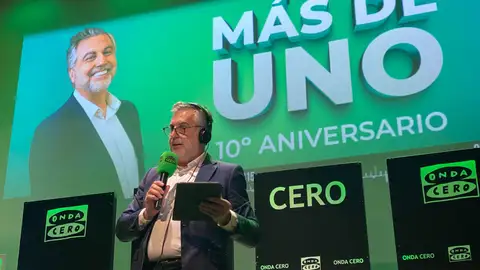 Carlos Alsina en el Teatro Pavón por el 10º aniversario de 'Más de Uno' Carlos Alsina en el Teatro Pavón por el 10º aniversario de 'Más de Uno'