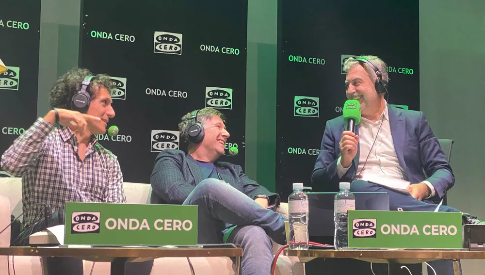 Carlos Latre y Jesús Manzano durante su intervención en Más de uno 10º aniversario/ Verónica del Castillo Carlos Latre y Jesús Manzano durante su intervención en Más de uno 10º aniversario/ Verónica del Castillo