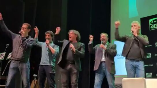 B Vocal interpreta varios temas en directo en el Teatro Pavón con motivo del 10º aniversario de Más de Uno