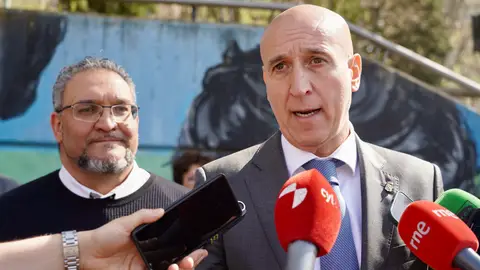 Transportes 'deja en leído' al José Antonio Diez: sin fecha para la reunión de alcaldes sobre Feve Transportes 'deja en leído' al José Antonio Diez: sin fecha para la reunión de alcaldes sobre Feve