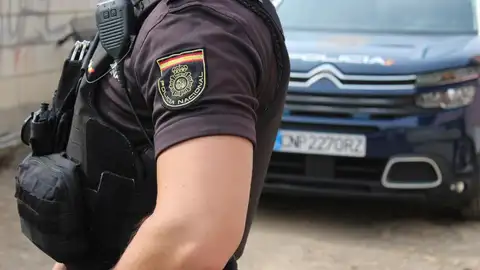 Un agente de Policía Nacional Un agente de Policía Nacional.