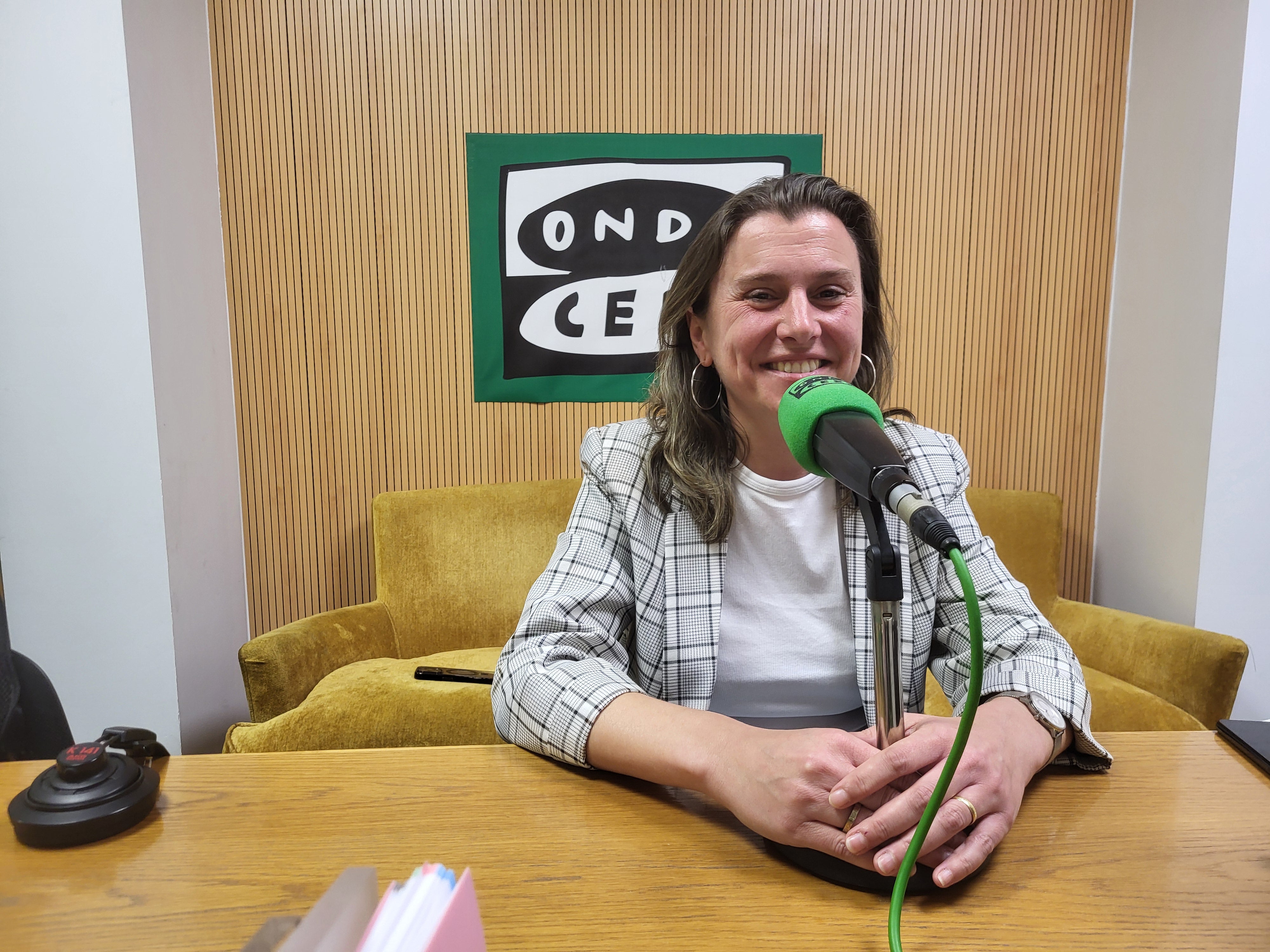 Natalia González: Jácome coverte o orzamento municipal nun coleccionable por fascículos Natalia González: Jácome coverte o orzamento municipal nun coleccionable por fascículos