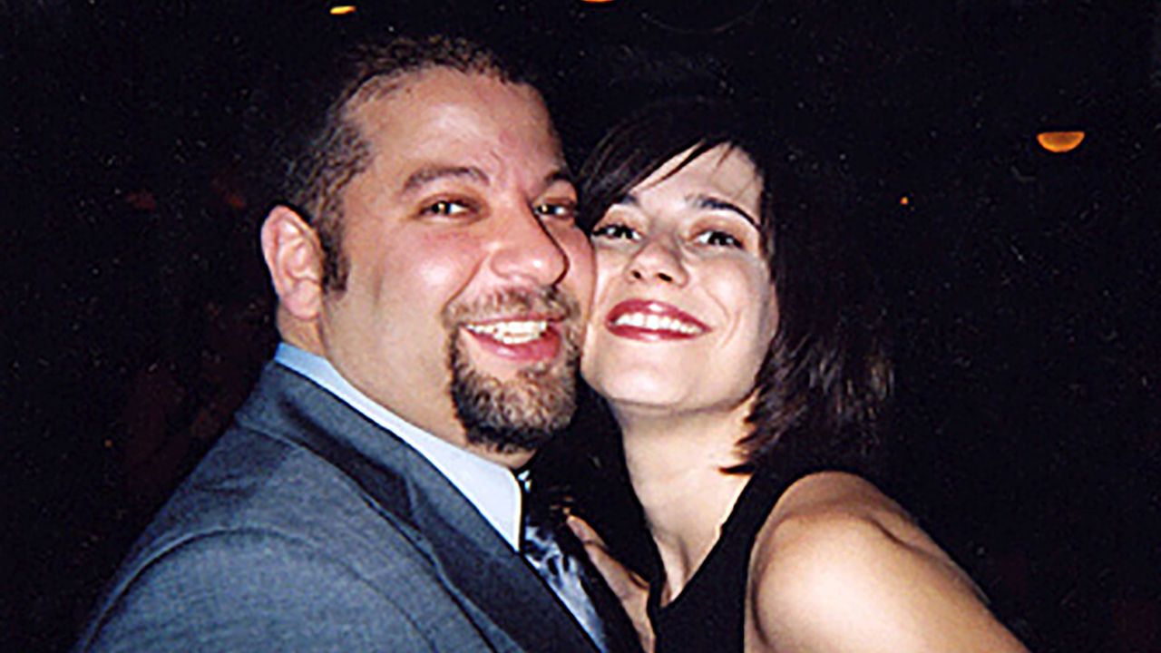 Esta joven pareja desapareció tras quedar con sus amigos en un bar: años después el misterio se ha intensificado Esta joven pareja desapareció tras quedar con sus amigos en un bar: años después el misterio se ha intensificado